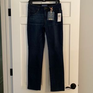 Democracy Straight leg denim jean. Size 6.